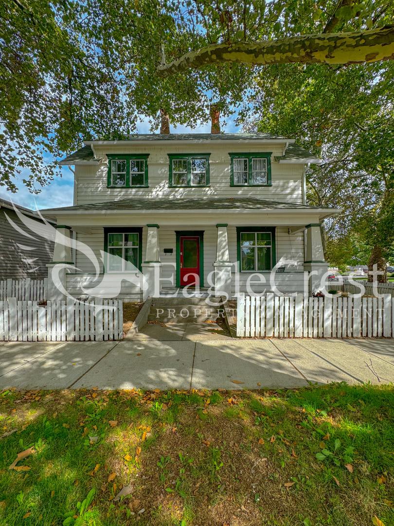 Downtown Walla Walla 4 Bedroom Farmhouse with Modern Comforts $200.00 OFF 2nd MONTHS RENT!!! – photo 1