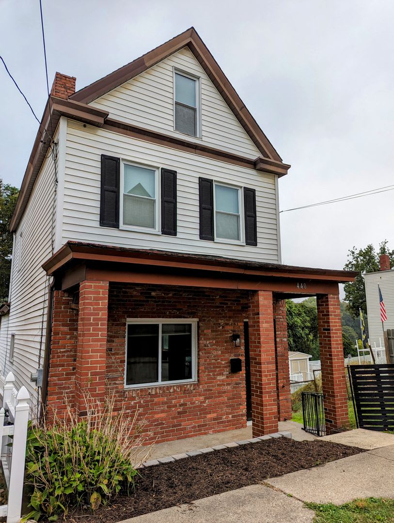 2 Bedroom 1 Bathroom Single Family Home (Mt Washington) – photo 1