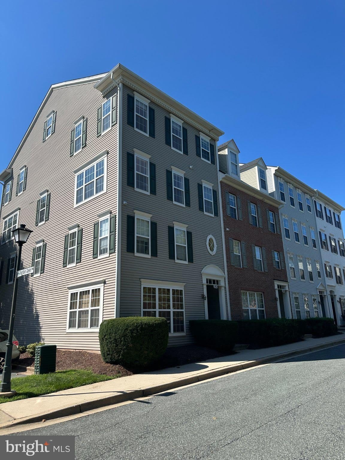262 FOUNTAIN GREEN Lane – photo 1