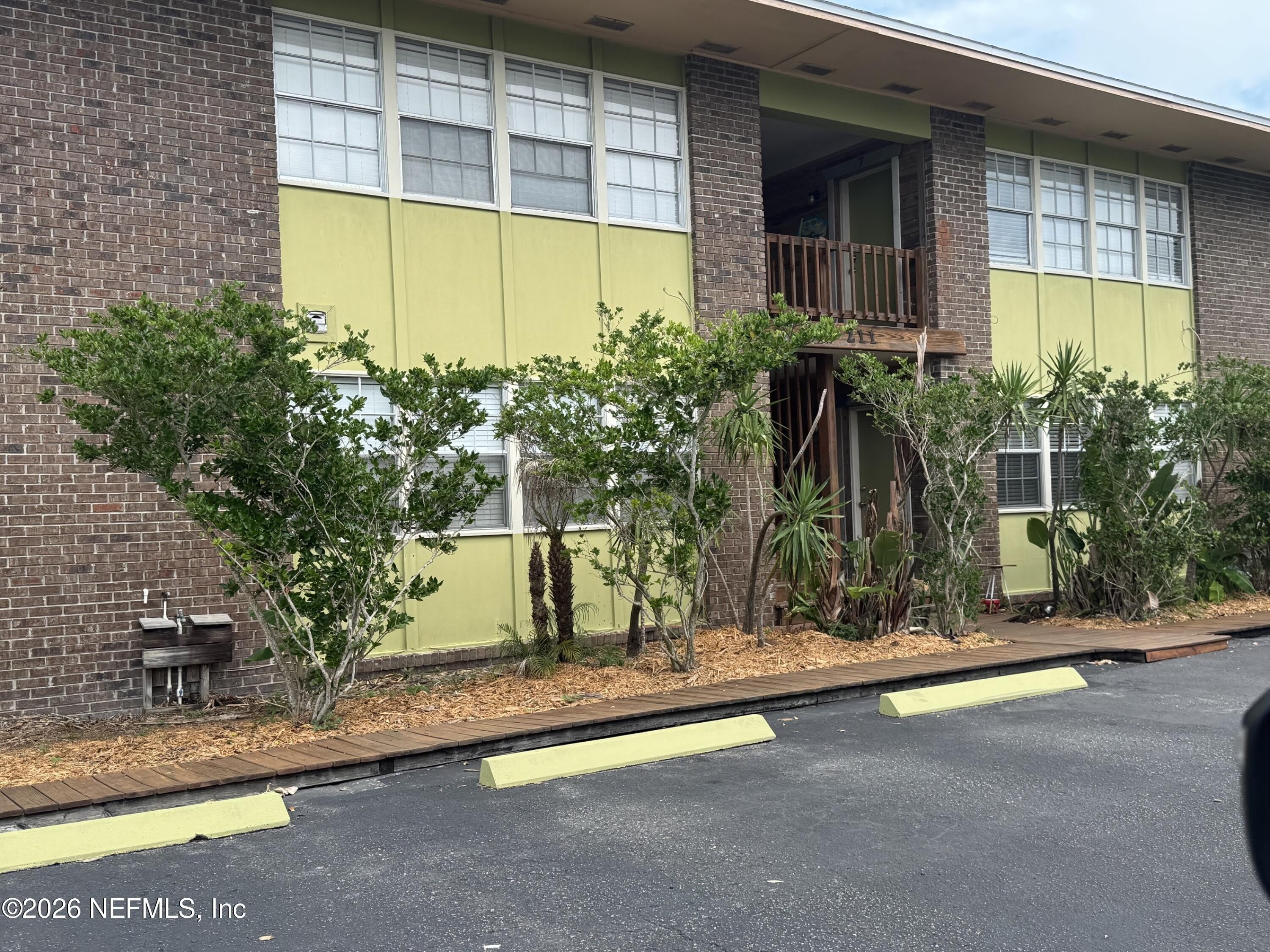 211 8TH Street N – photo 1 of 57