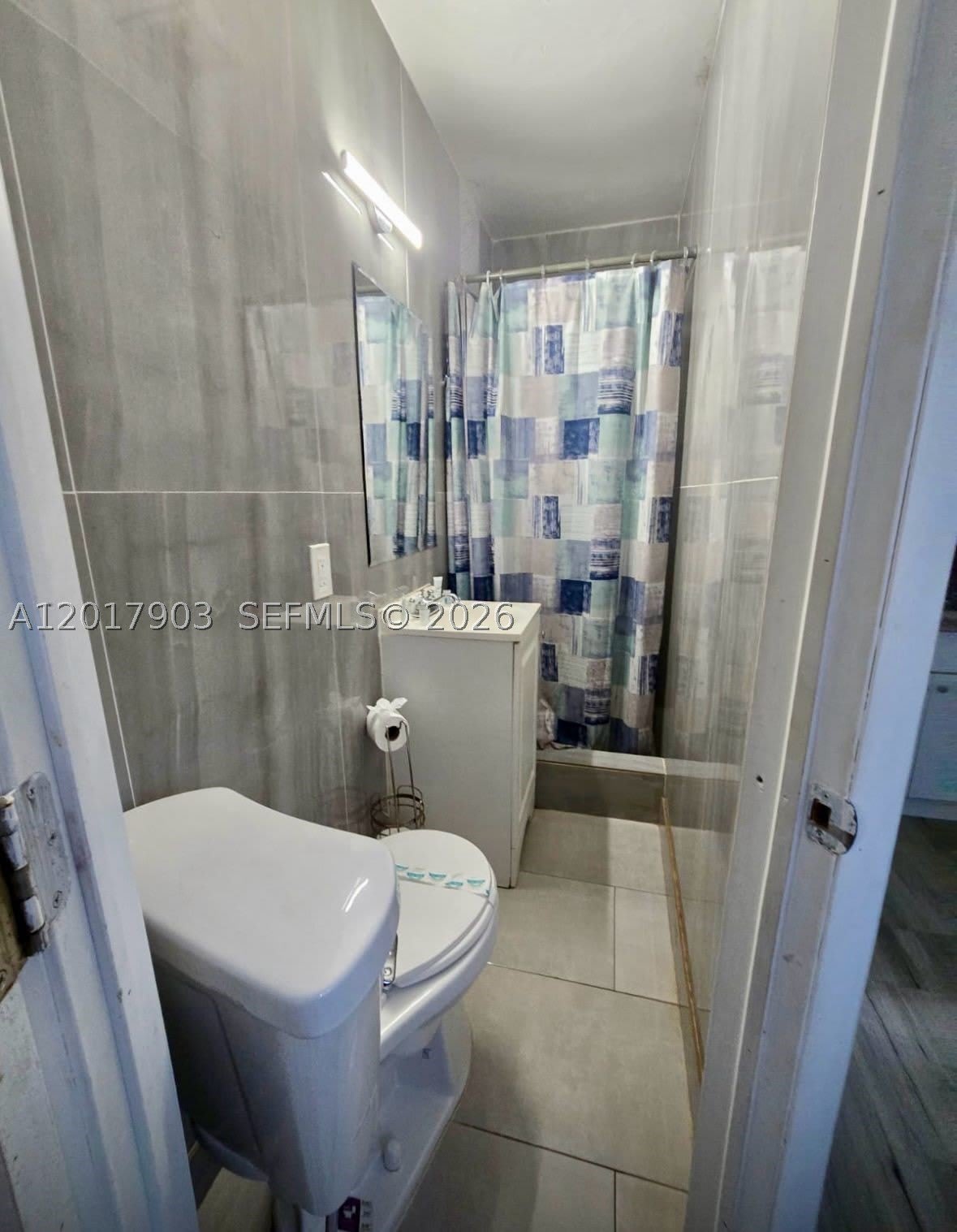 109 SE 9th St – photo 1