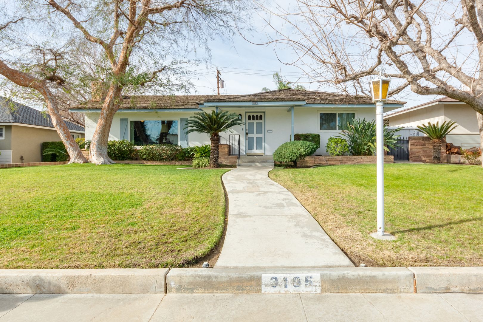 Spacious 3 Bedroom Home with Oversized Family Room &amp; Covered Outdoor Living! – photo 1 of 36