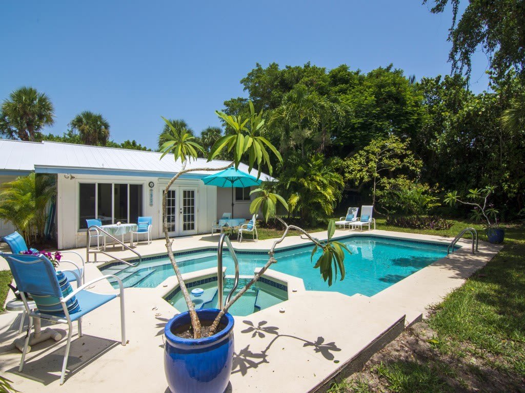 1545 Pelican Lane – photo 1 of 36