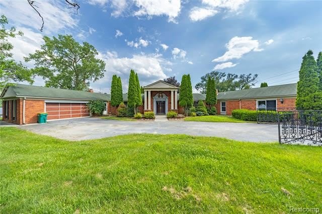 42195 Kouza Court – photo 1 of 23