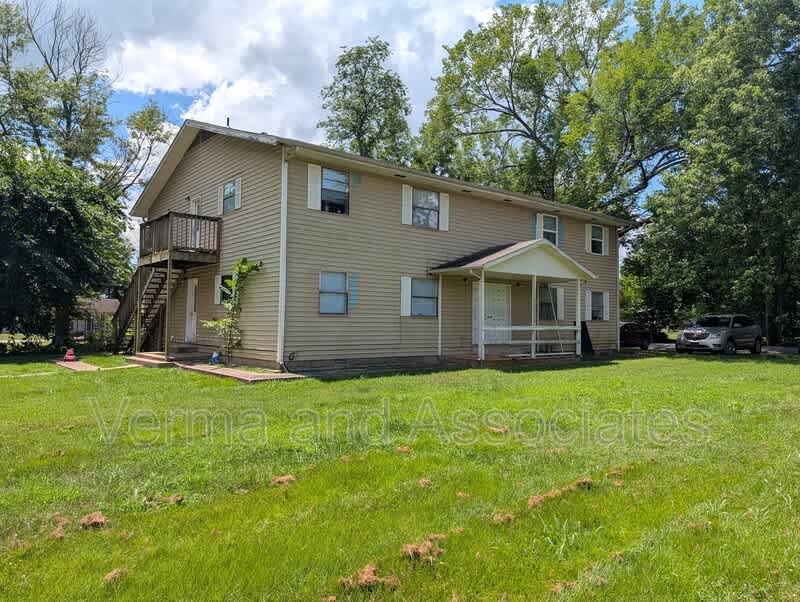 340 N C St – photo 1 of 10