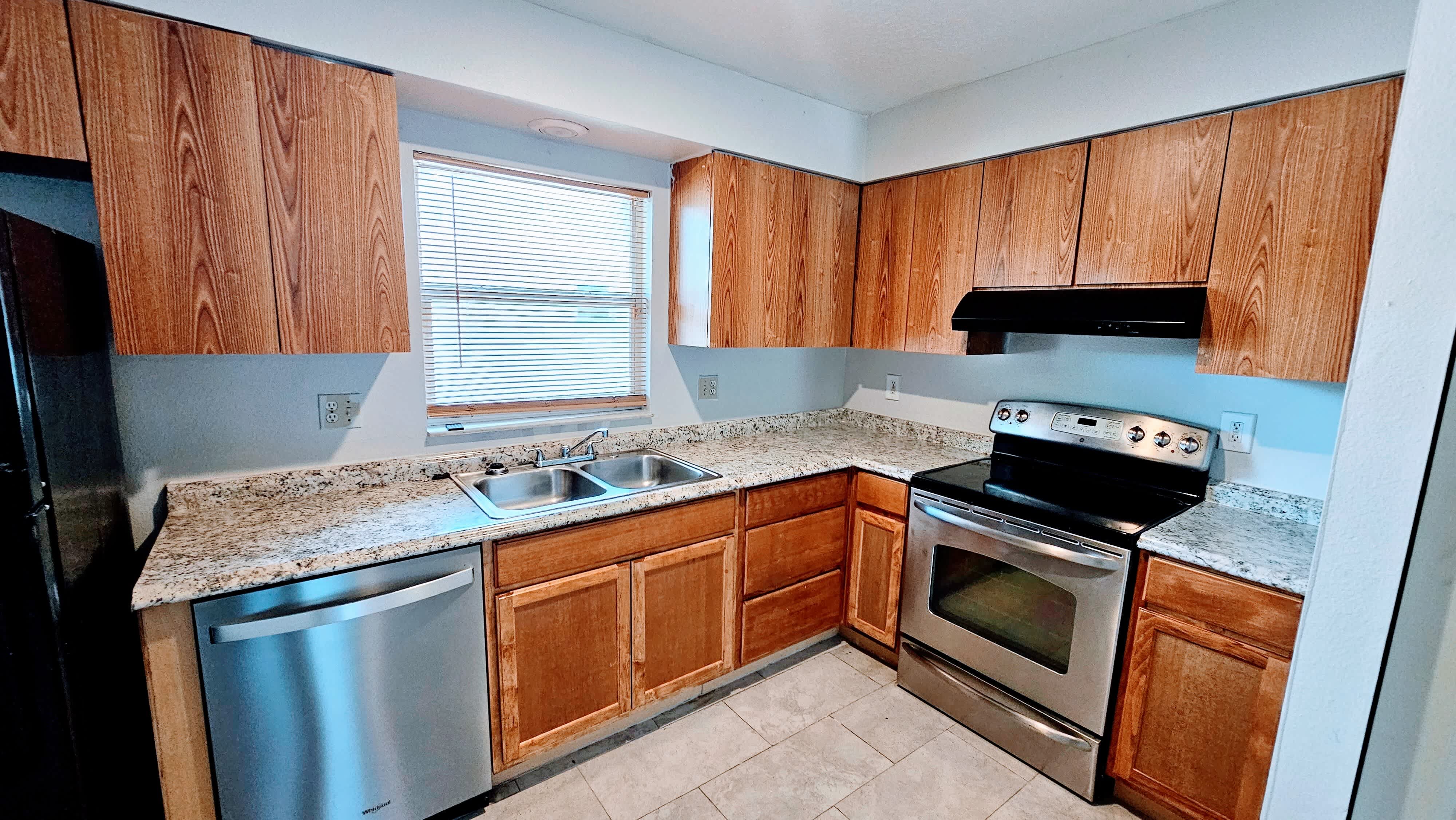 3421 Temple Street – photo 1