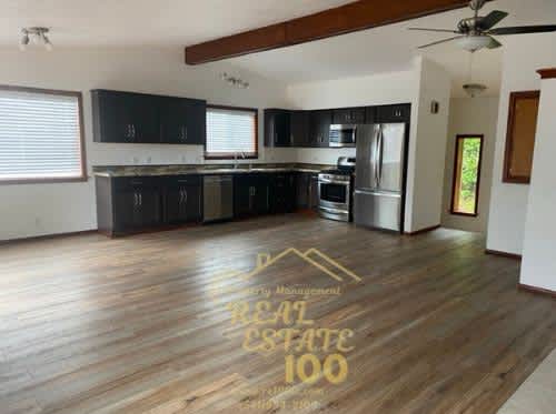 1501 Southeast Oar Avenue – photo 1 of 5