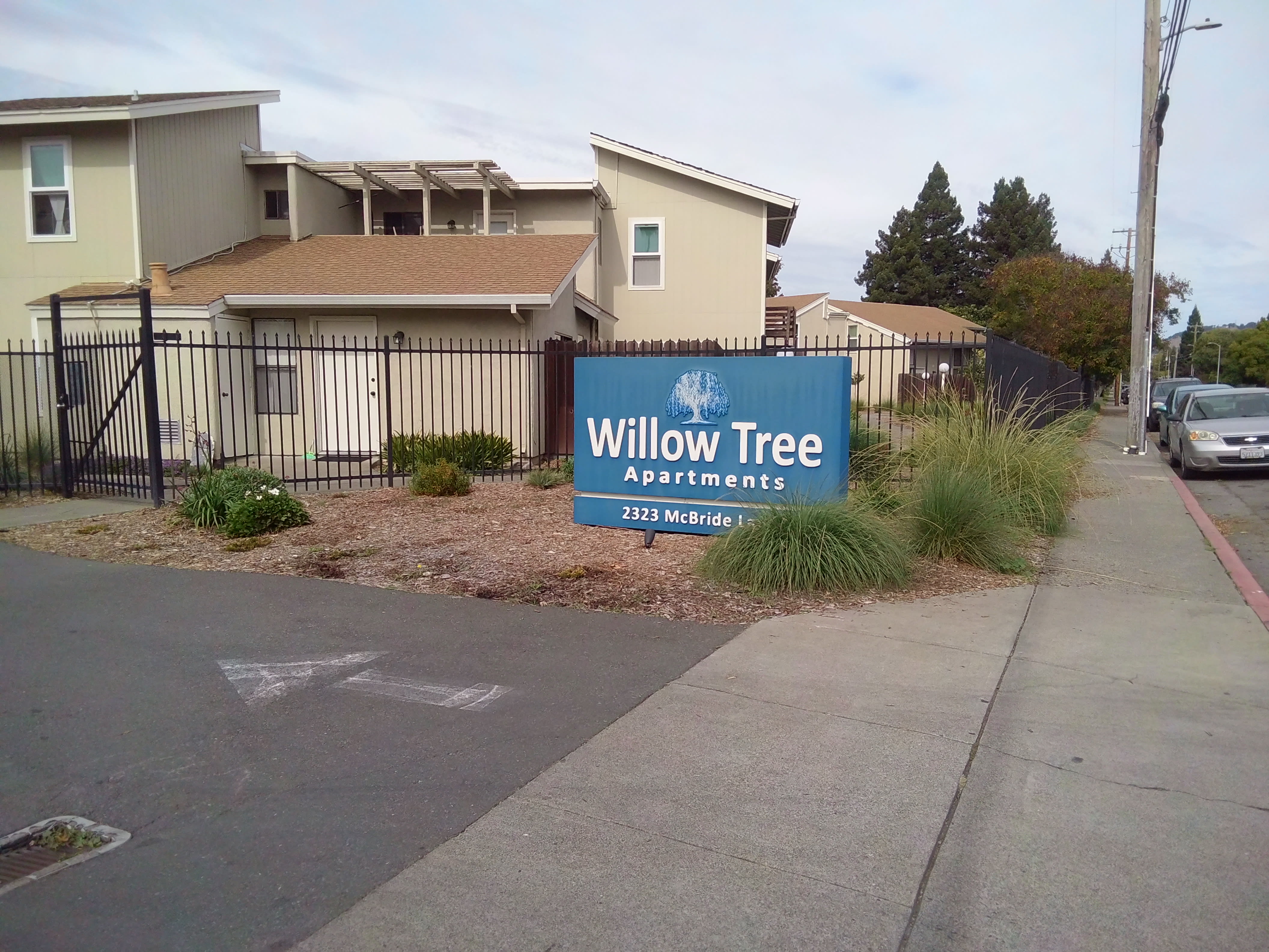 2323 Mcbride Lane – photo 1
