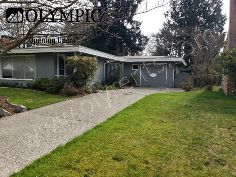 1307 Jasper Ave NE – photo 1