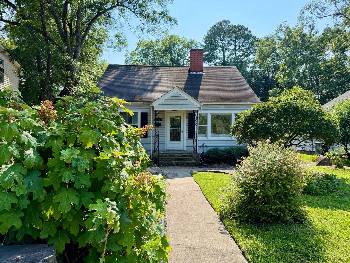 Prime UNC-CH Location-Leasing 27/28! – photo 1