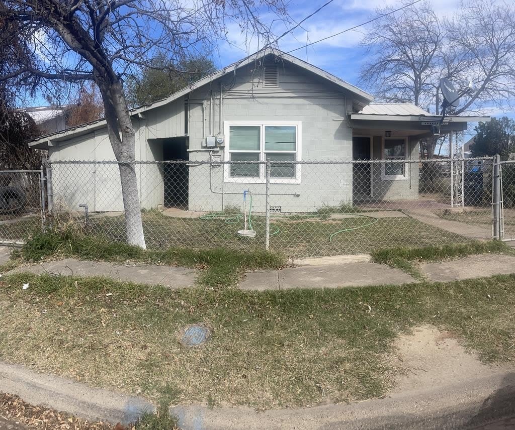 1295 Bryan St – photo 1 of 10