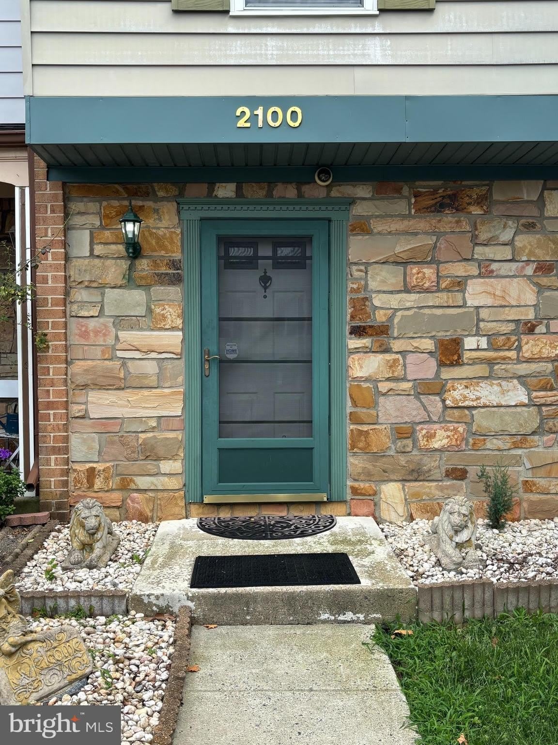 2100 MAGER Drive – photo 1 of 21