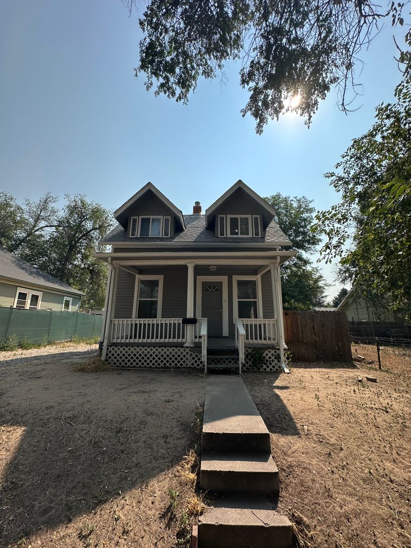 Beautiful 4 Bedroom House Available Now – photo 1 of 161