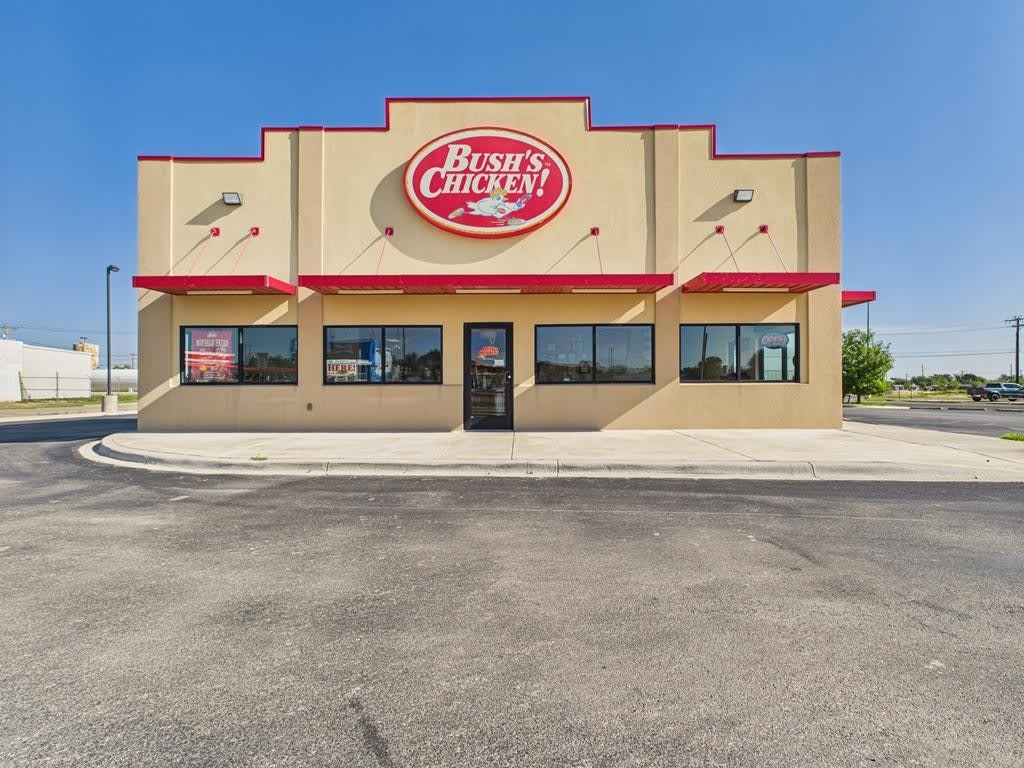 1700 W Dickinson Blvd – photo 1 of 24