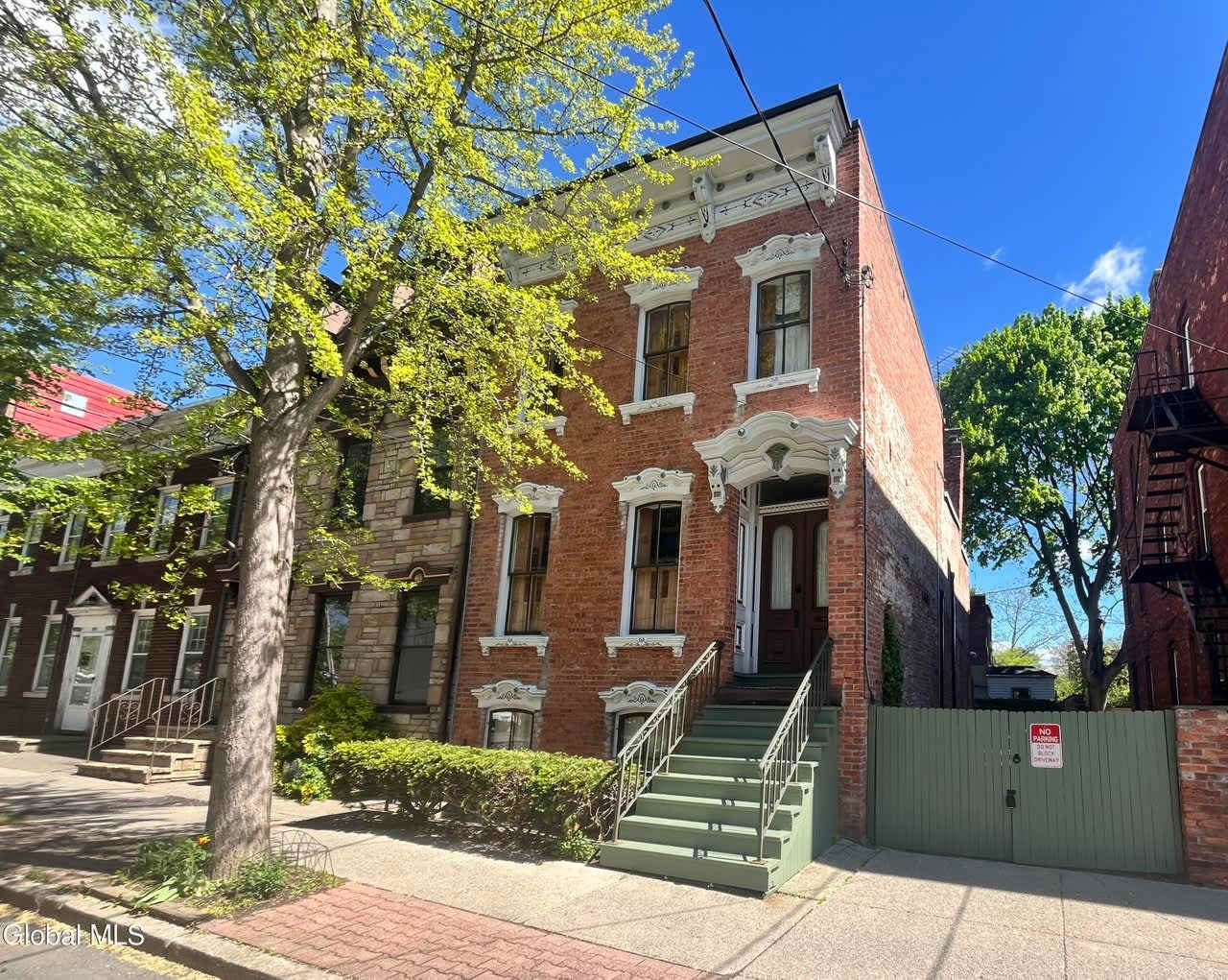 375 Hudson Ave – photo 1
