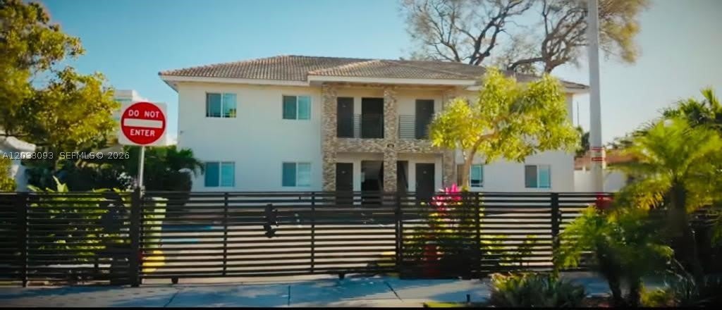 106 SE 9th Ct – photo 1