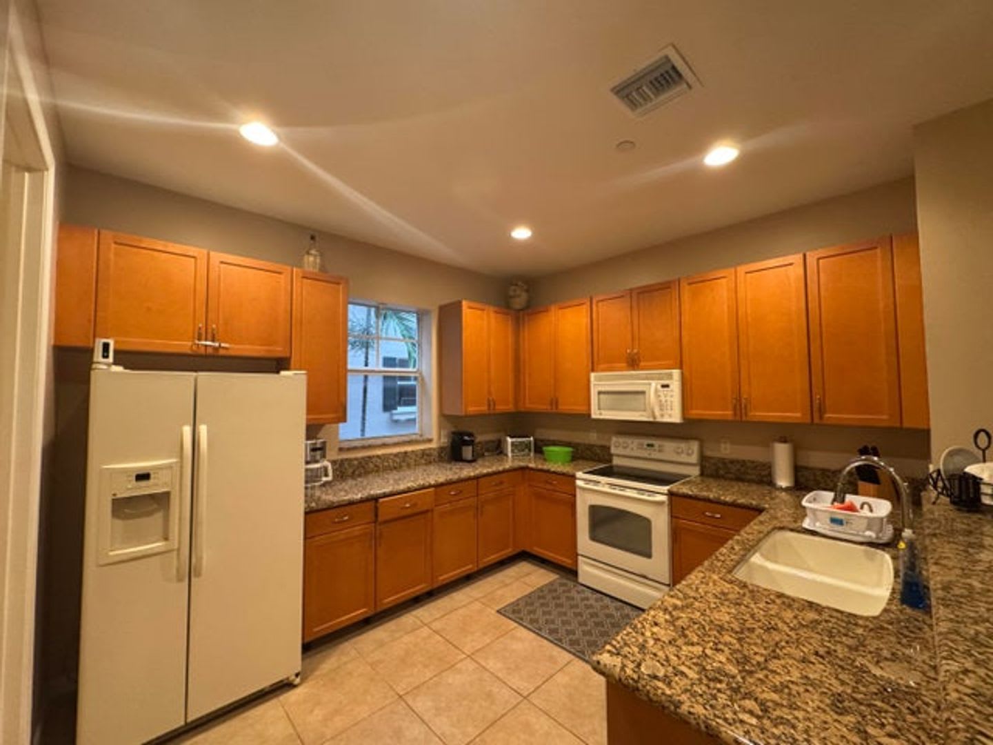 1033 NE 17th Way 604, Fort Lauderdale, FL 33304 – photo 1