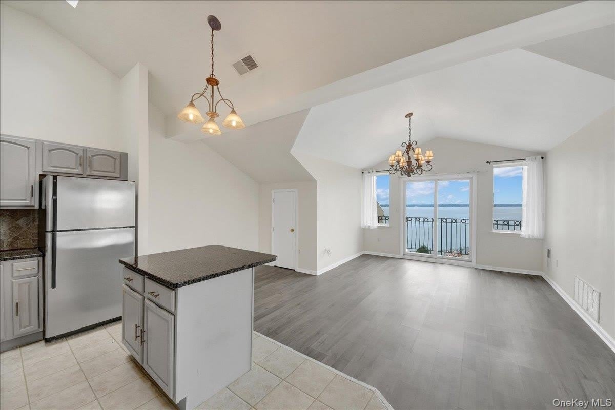 1424 Outlook Avenue – photo 1 of 23