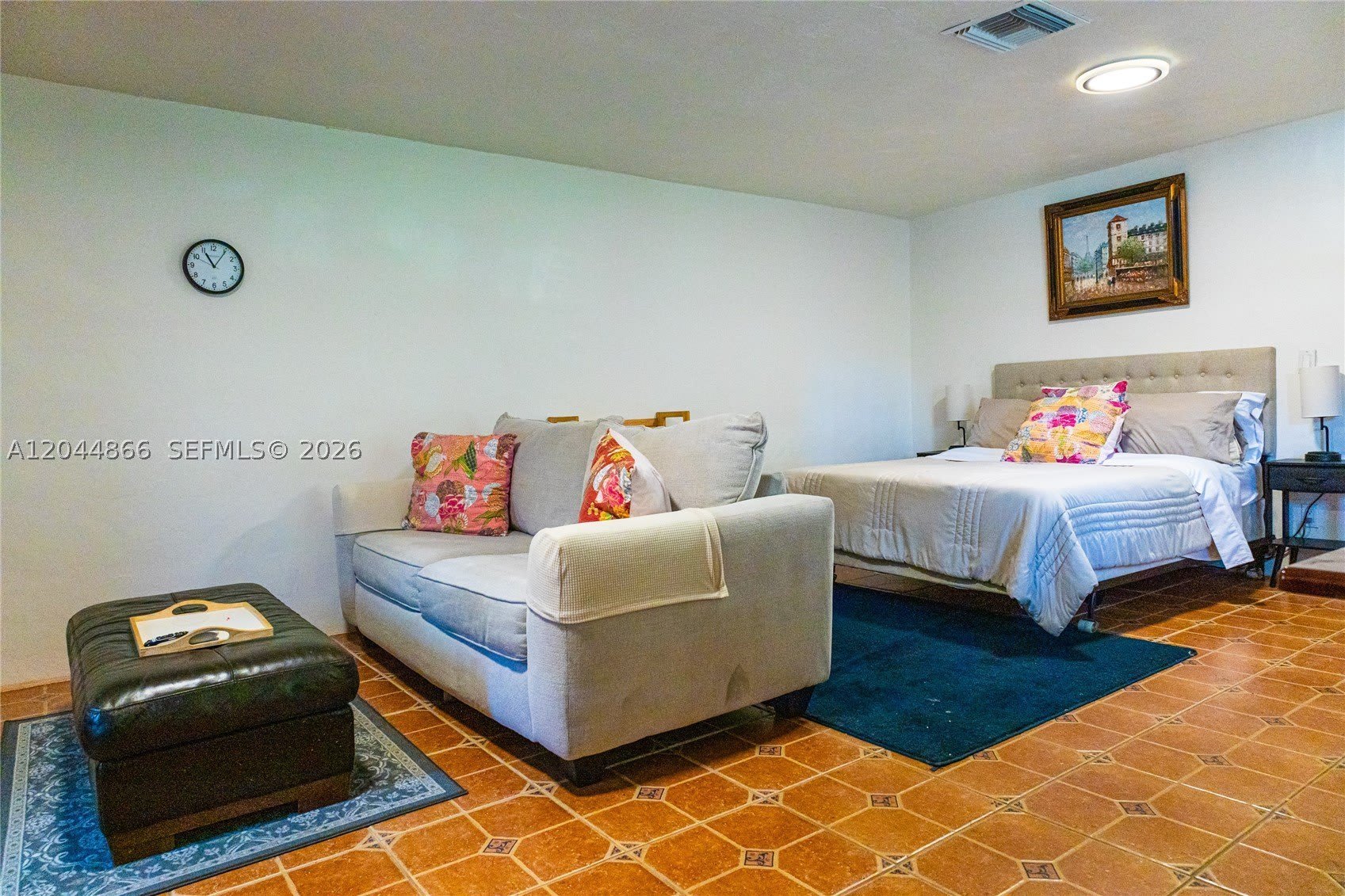 271 NE 154th St – photo 1