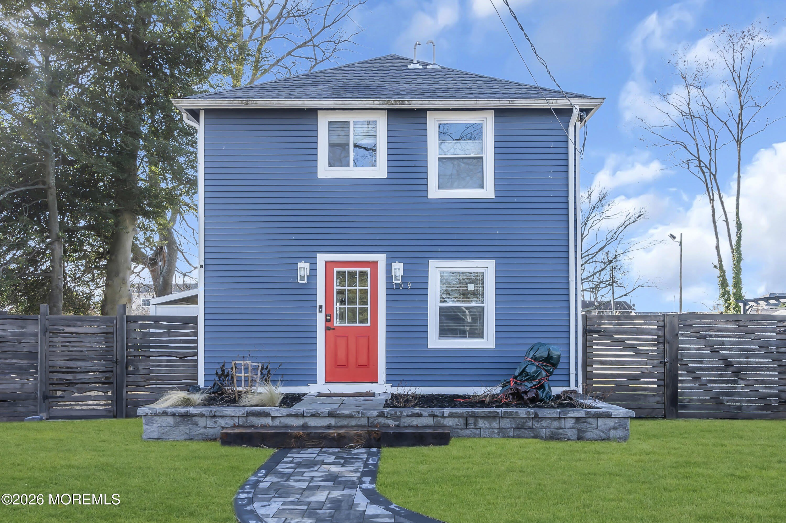 709 17Th Avenue – photo 1 of 37