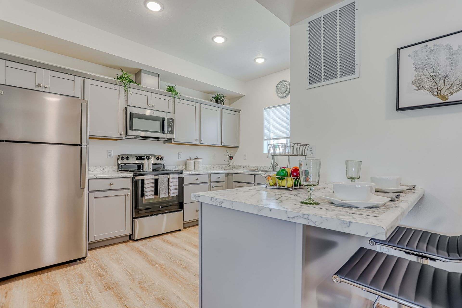Ridgecrest Apartments – photo 1