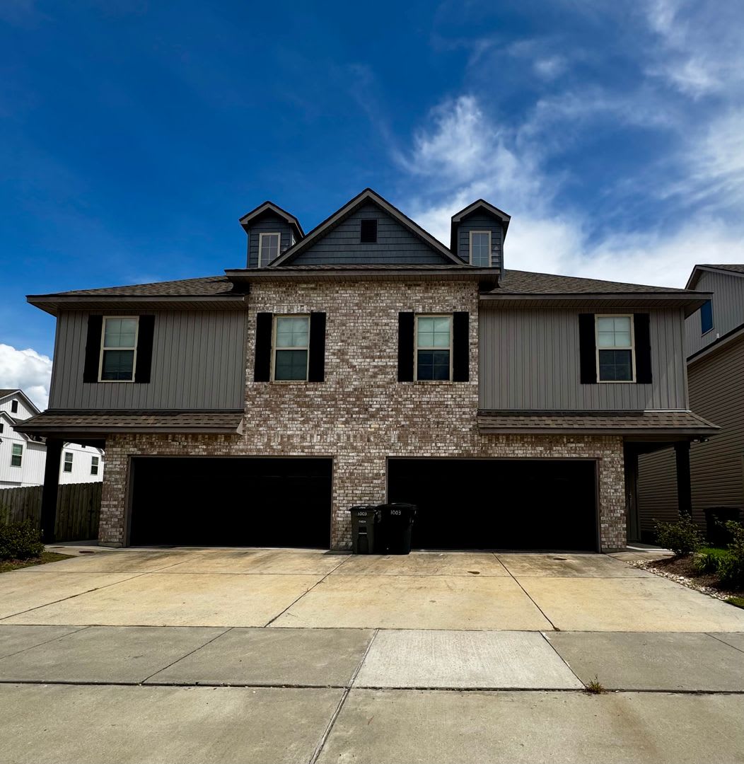 3BD/2.5BA Townhouse for Lease in Creekside Cottages – photo 1