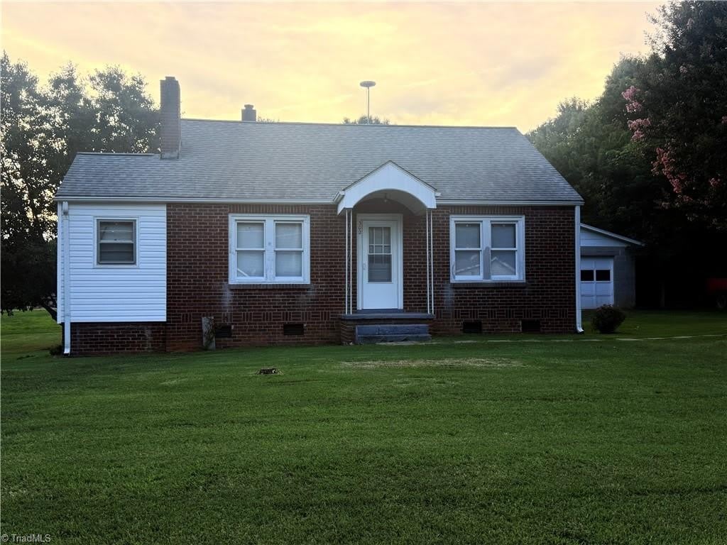 302 N 7th Avenue – photo 1 of 26