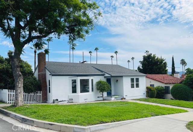 1422 Spazier Avenue – photo 1