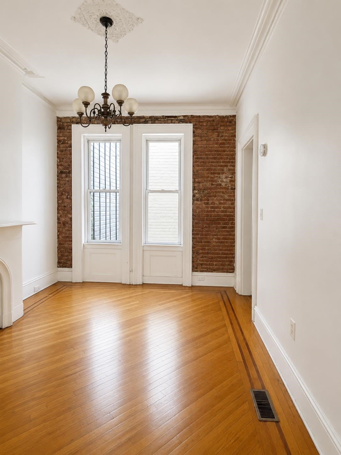 60 Clifton Pl – photo 1