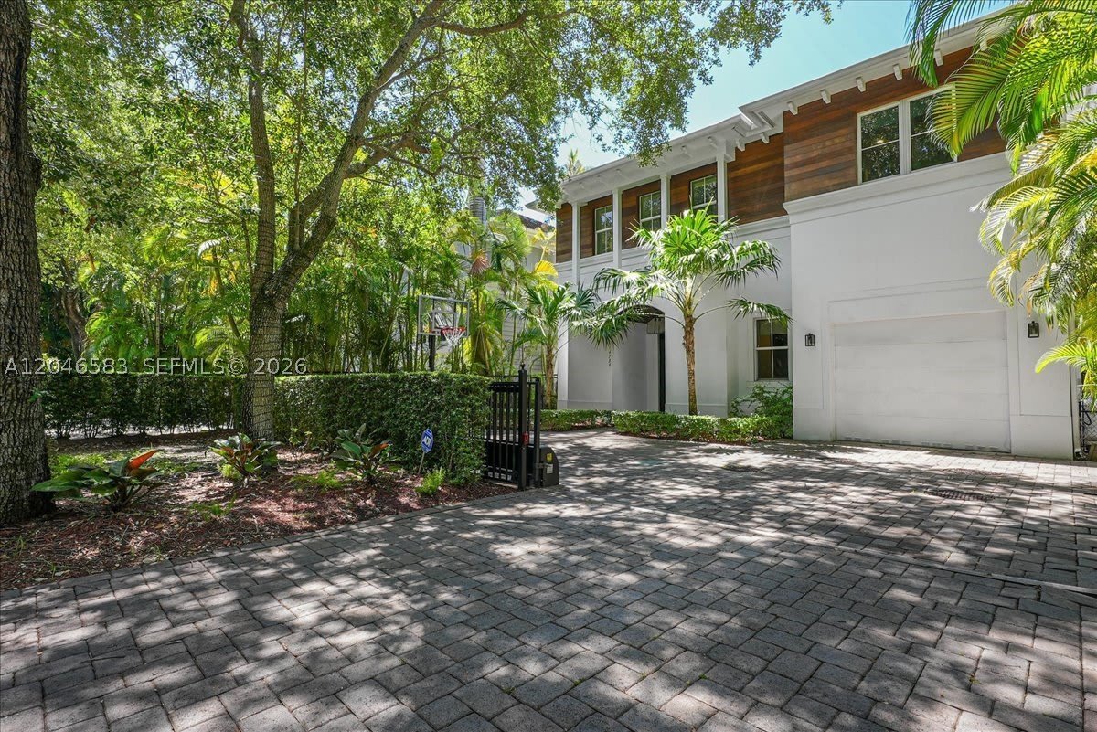 4734 Sunset Drive – photo 1