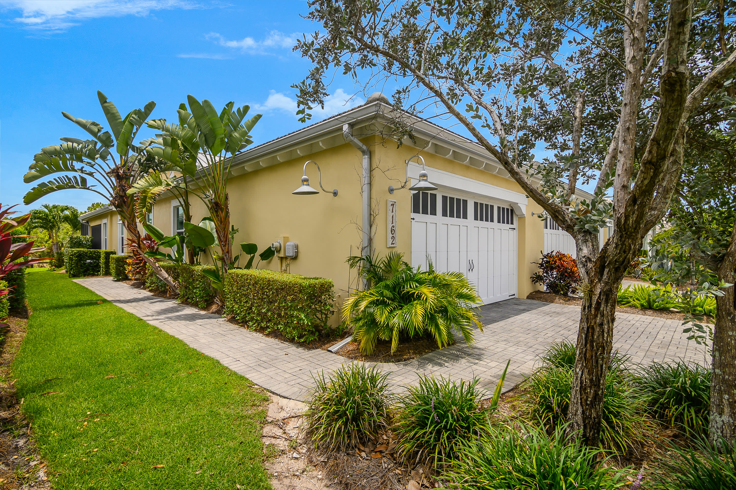 7162 Dominica Drive – photo 1