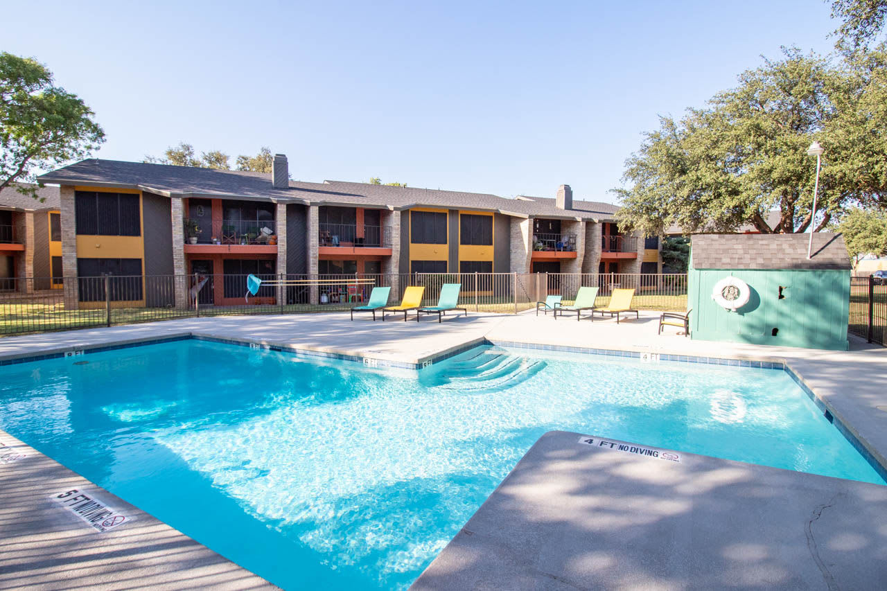 Plaza Square Apartments – photo 1