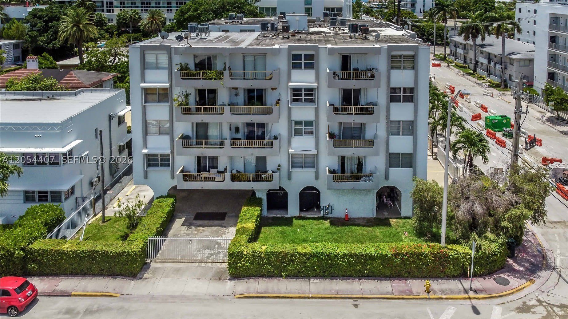 1580 West Ave – photo 1