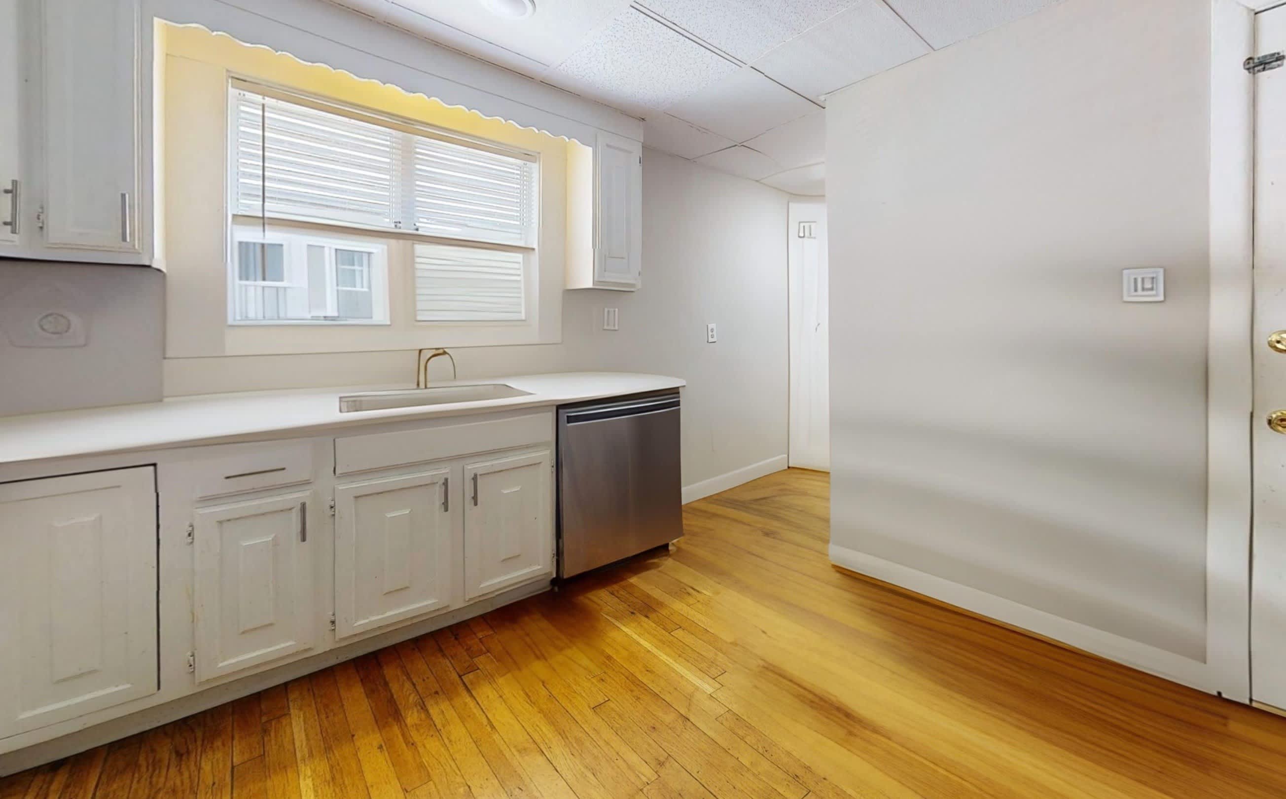 5 Edgar Terrace – photo 1 of 10