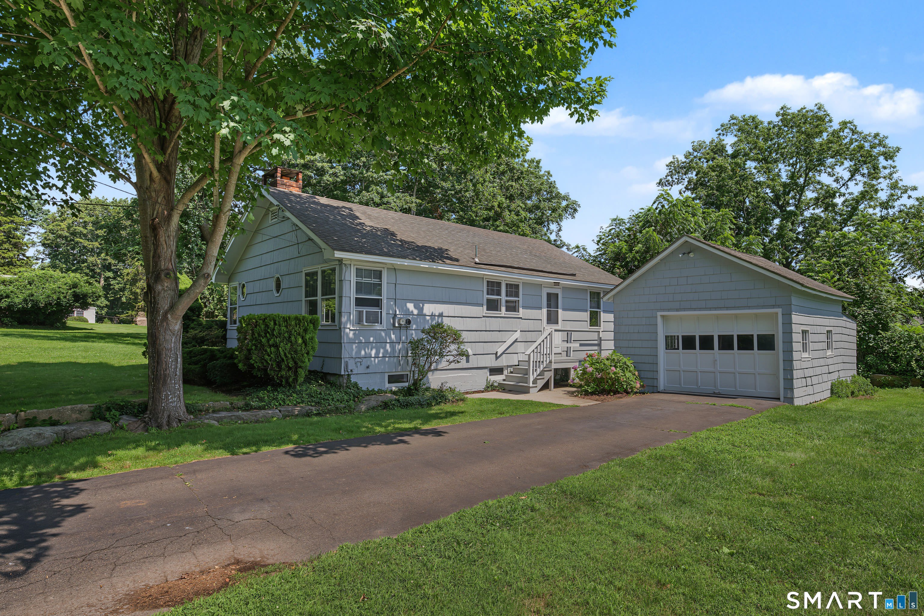 37 Beach Avenue – photo 1