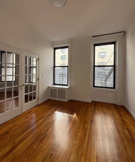 20 E 91st St – photo 1