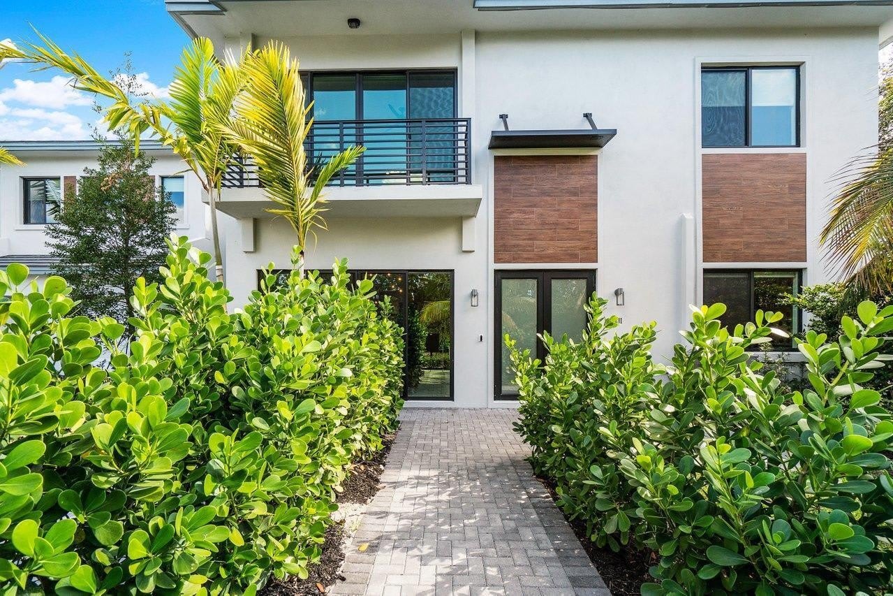 2211 Florida Boulevard – photo 1