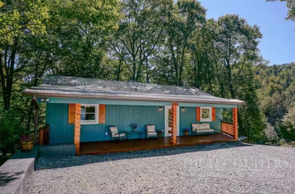 623 Wintergreen Drive – photo 1 of 31