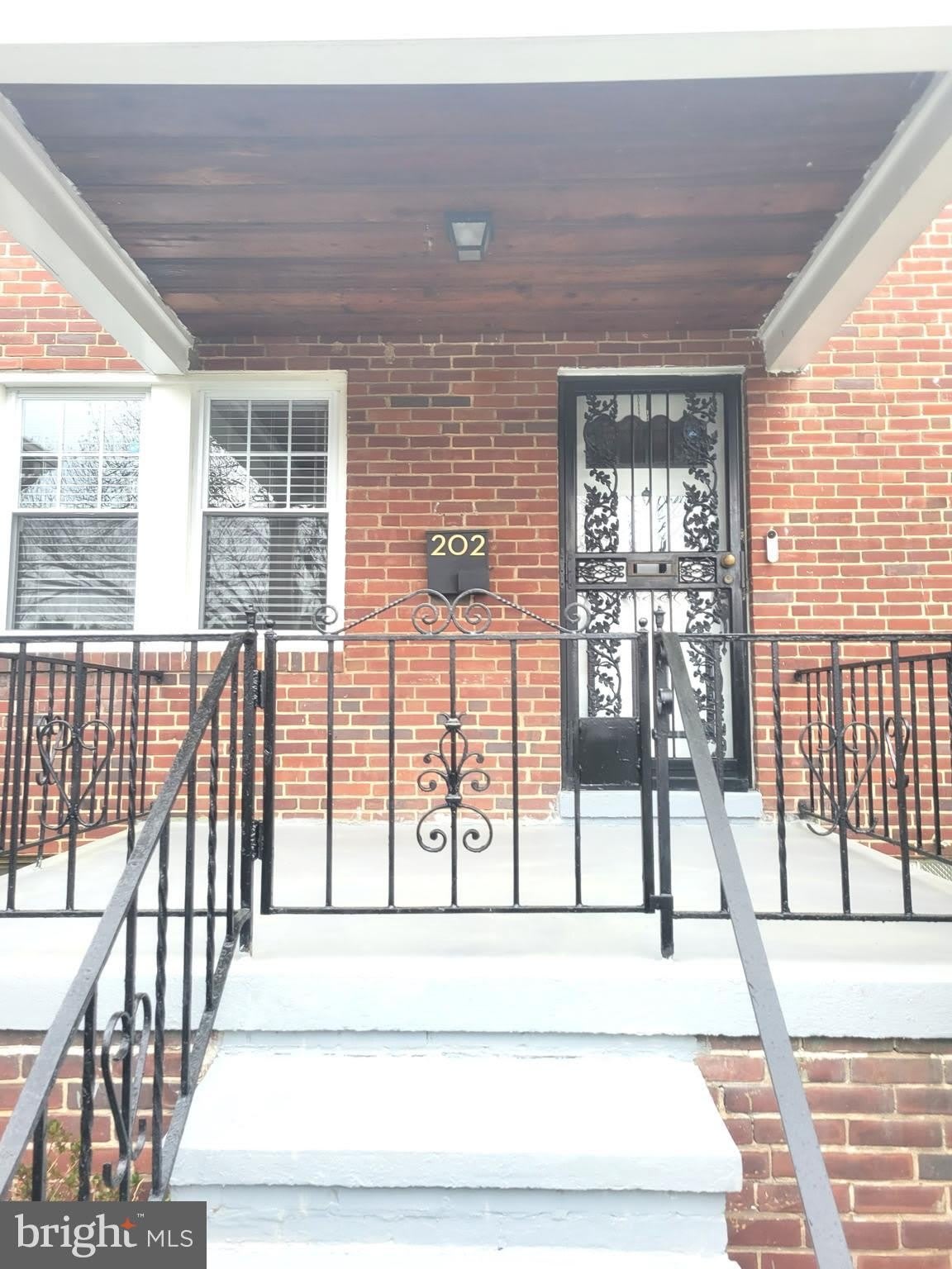 202 N EDGEWOOD Street – photo 1