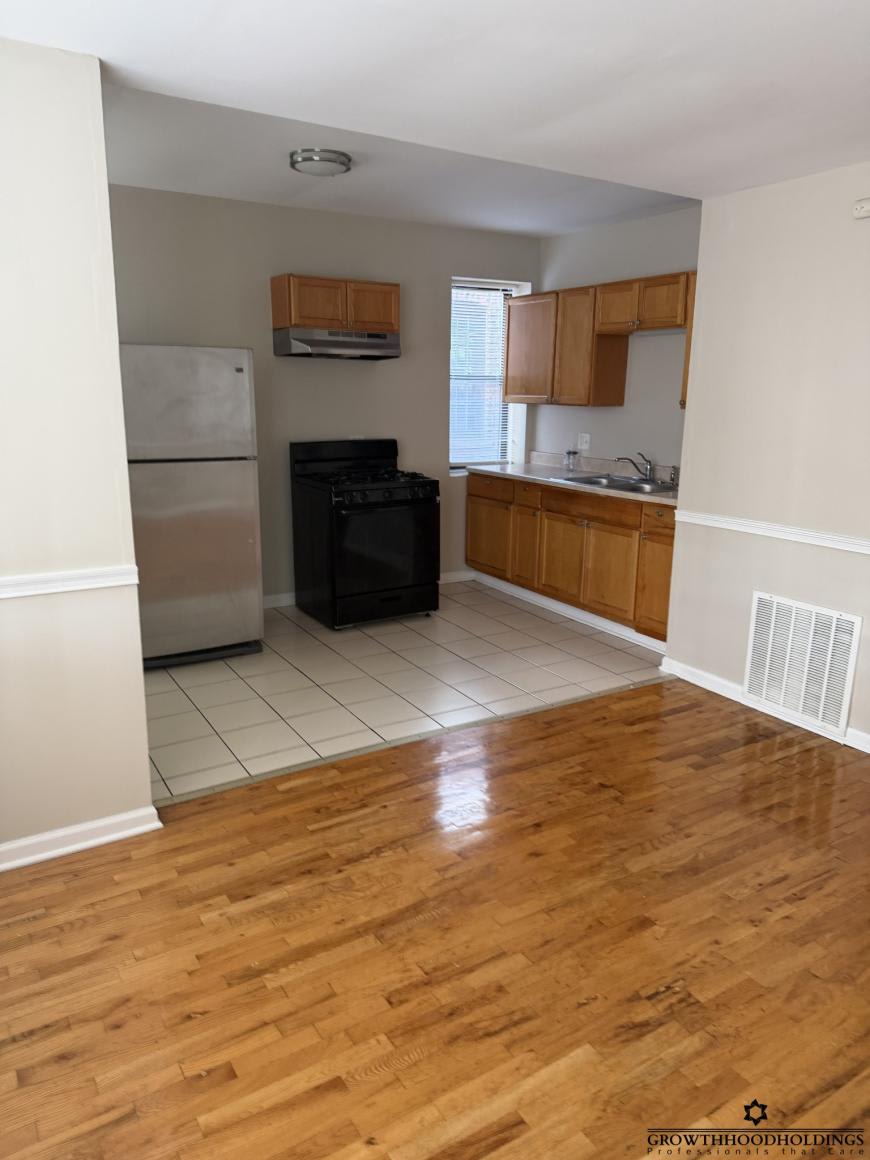 5840 S Calumet – photo 1