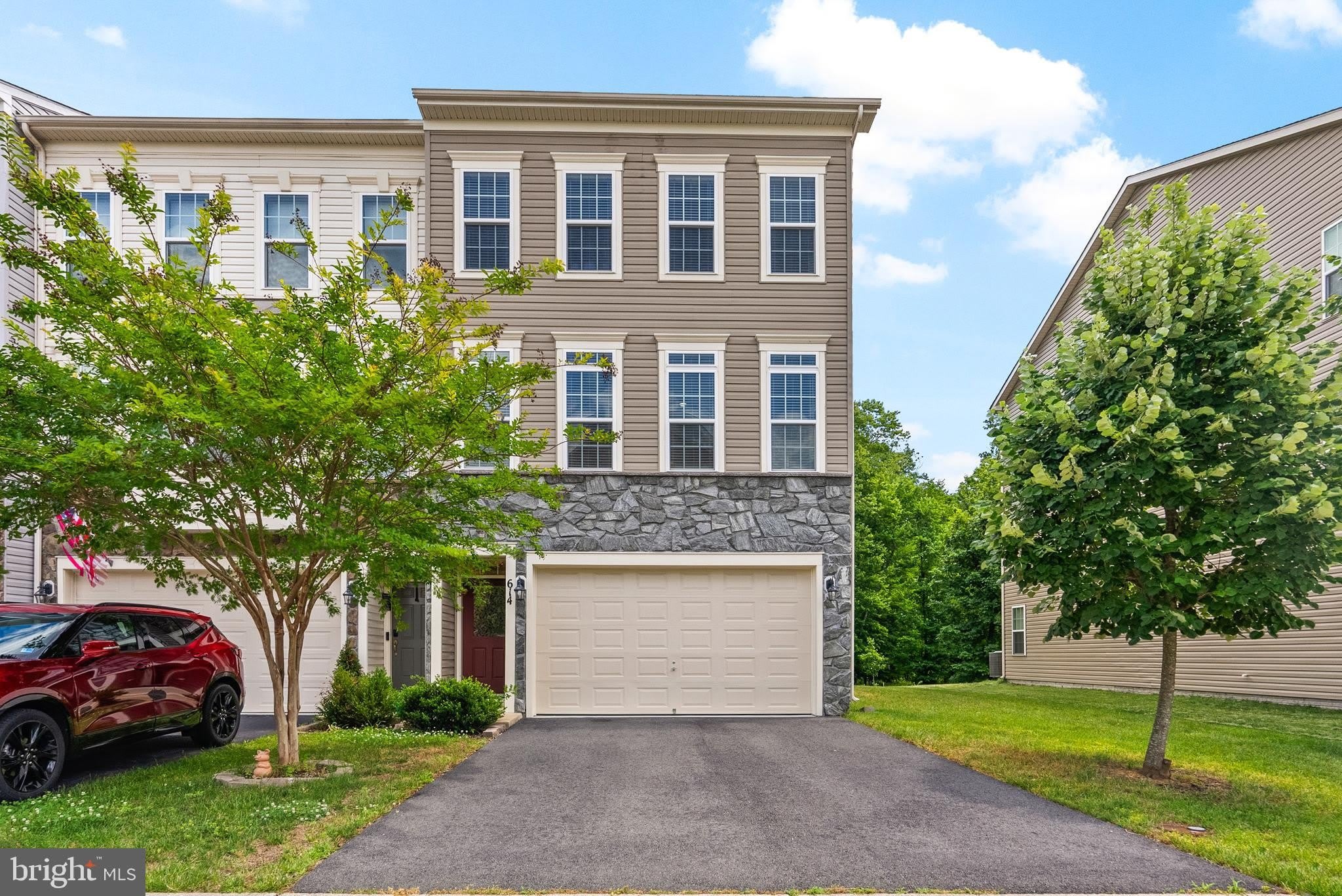 614 SAVILE ROW Terrace – photo 1 of 28