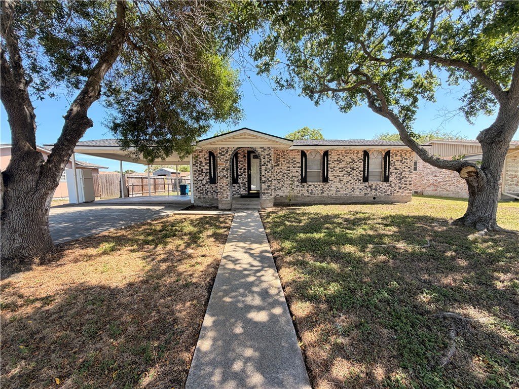 1018 Northcliff Drive – photo 1