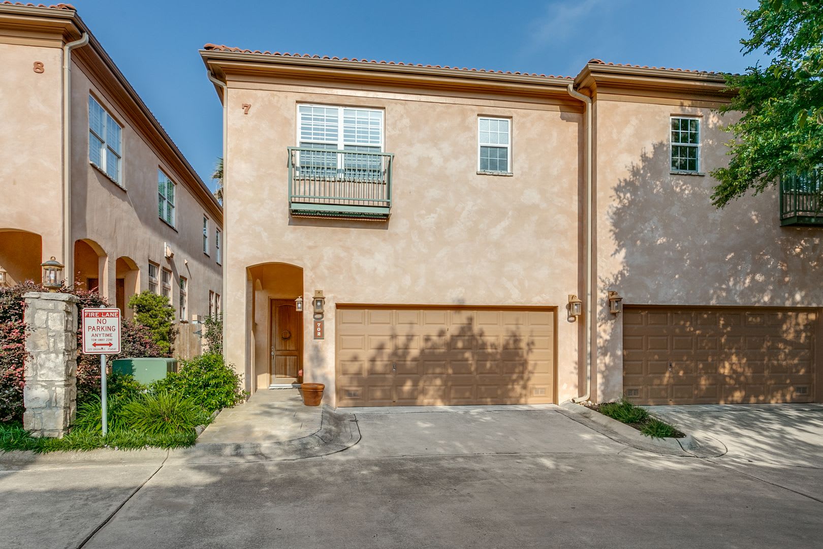 LUXURY 3-BEDROOM TOWNHOME IN ALAMO HEIGHTS – photo 1