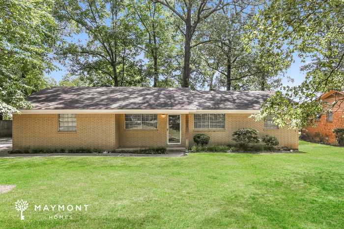 212 Raintree Drive – photo 1