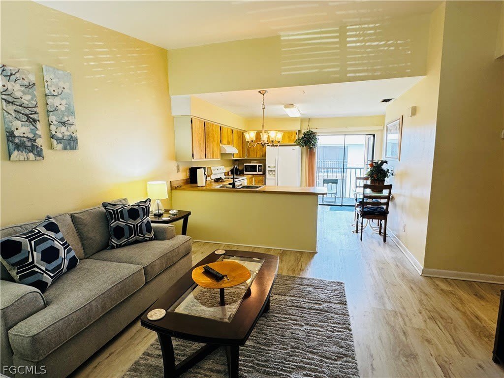 4903 Vincennes Street – photo 1