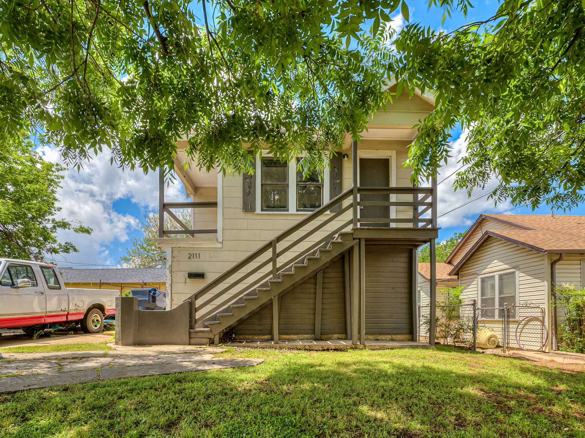 2111 N Linn – photo 1 of 28
