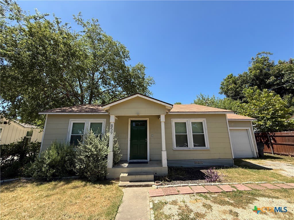 859 Oasis Street – photo 1