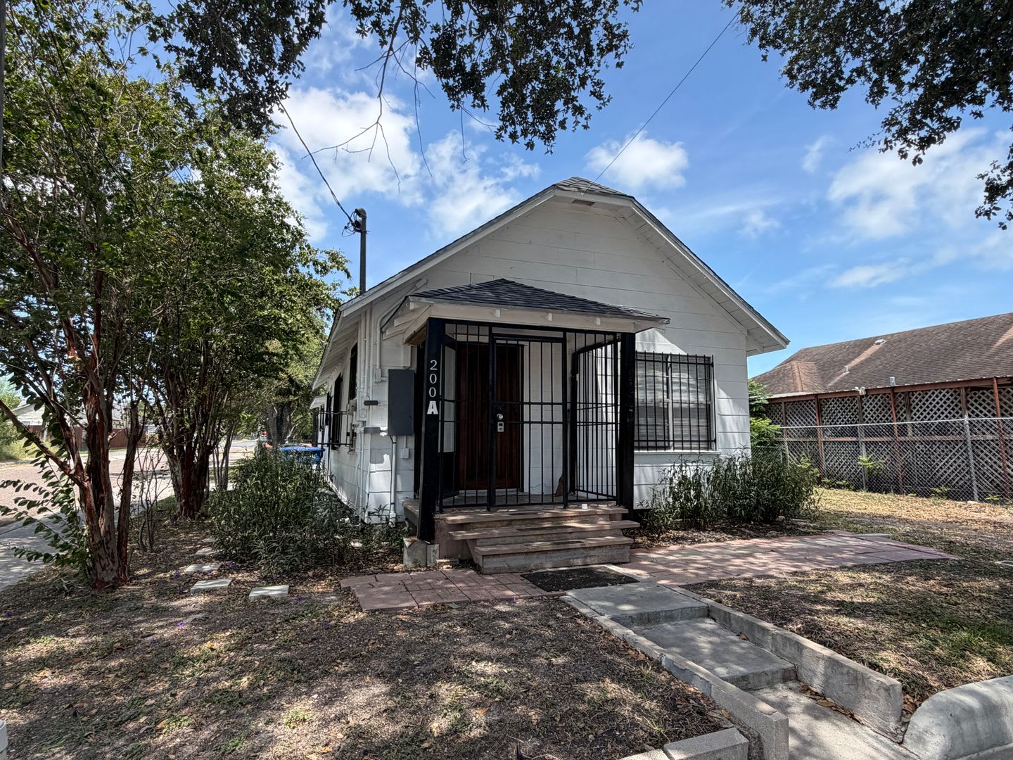 Three Bedroom One Bath House – photo 1