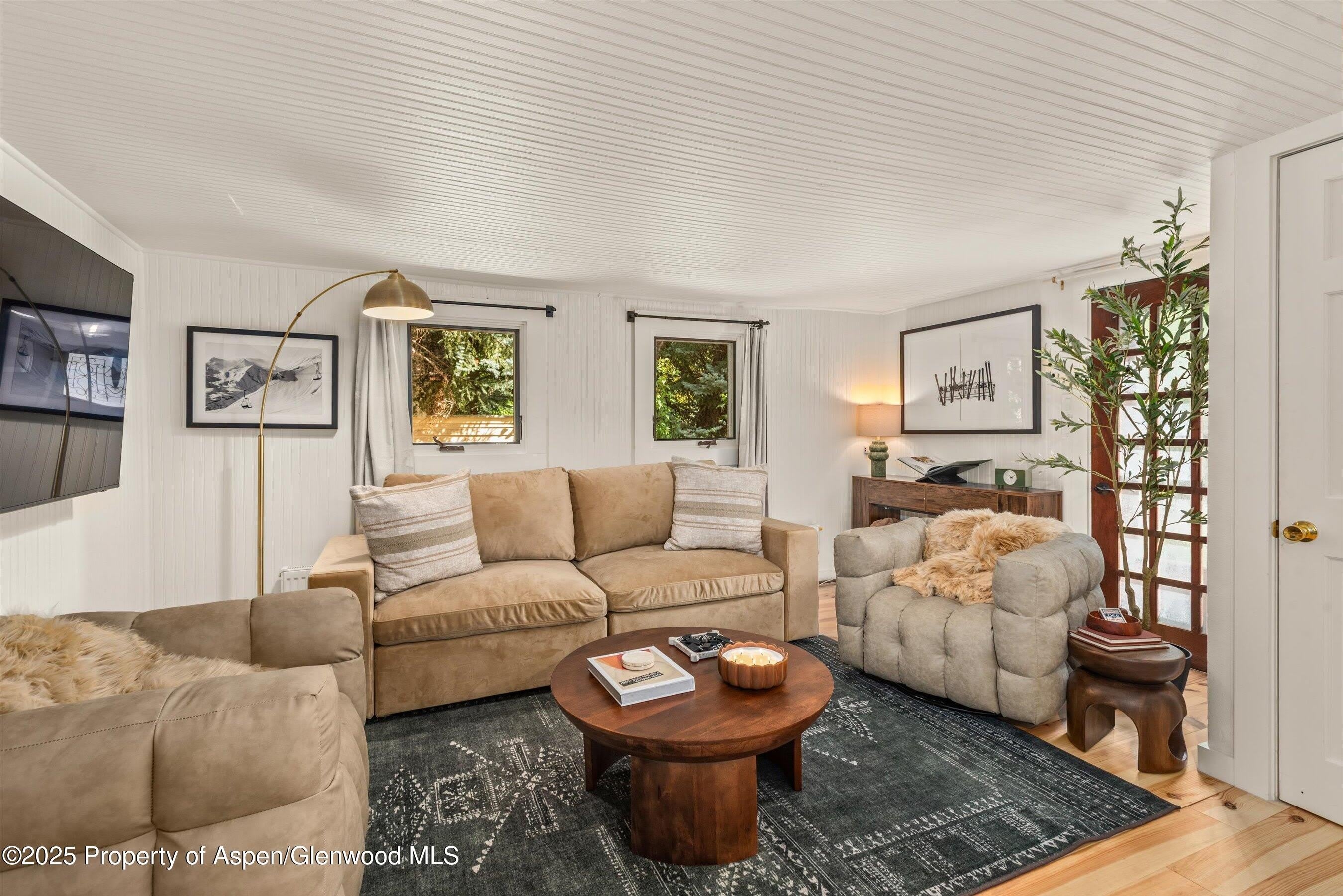500 W Francis Street – photo 1
