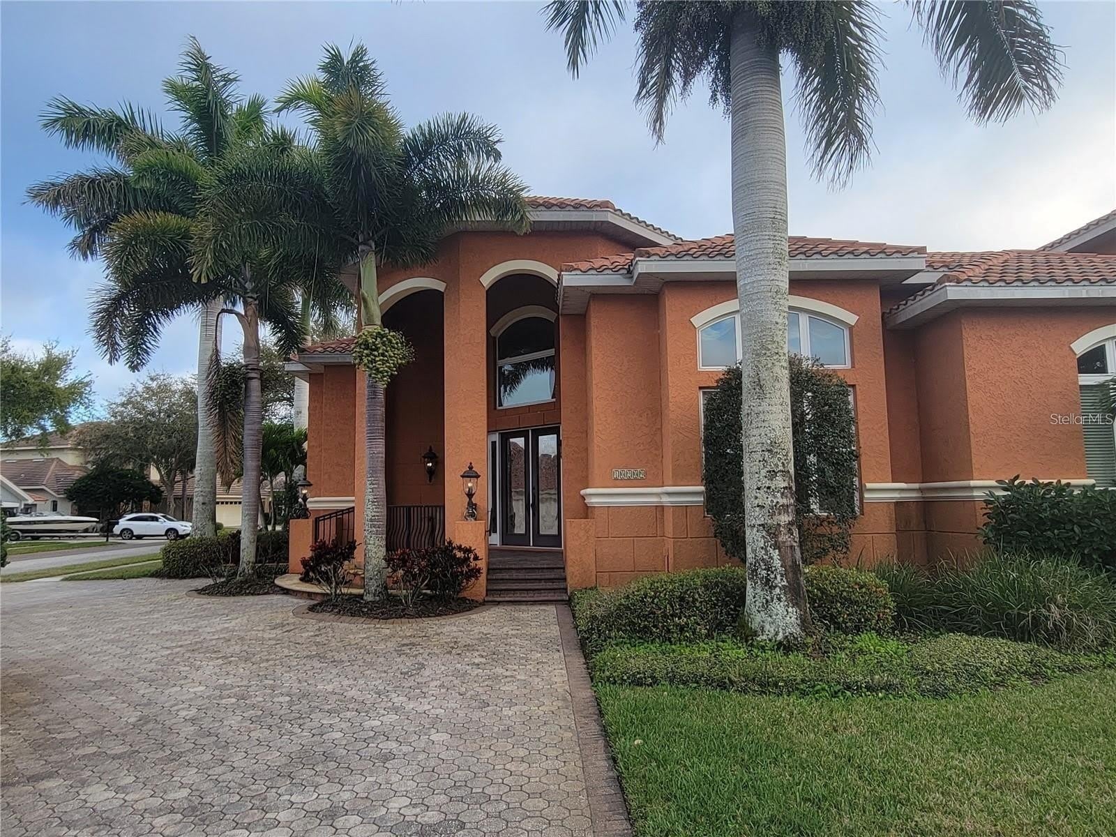 10209 THURSTON GROVES Boulevard – photo 1